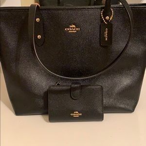 Coach tote & wallet ❤️